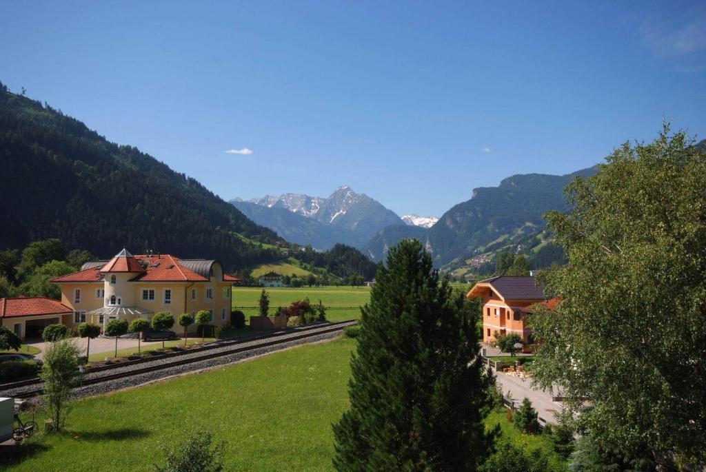 Hotel Garni Maximilian Zell am Ziller Zewnętrze zdjęcie